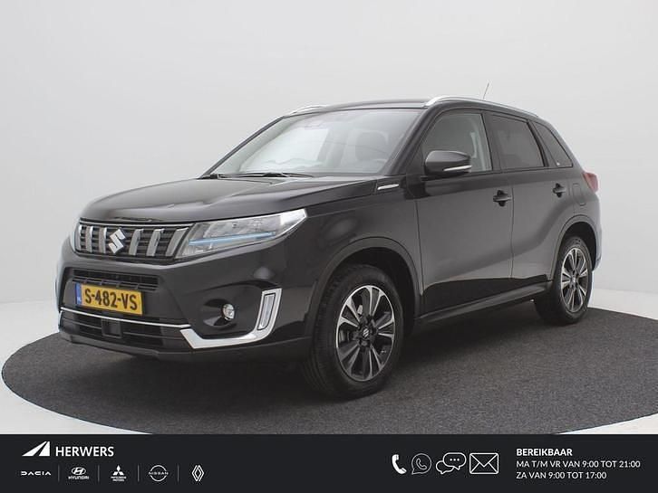 Zwart Gebruikt 2023 Suzuki Vitara Style SUV | € 26.895 - Afbeelding 1/4