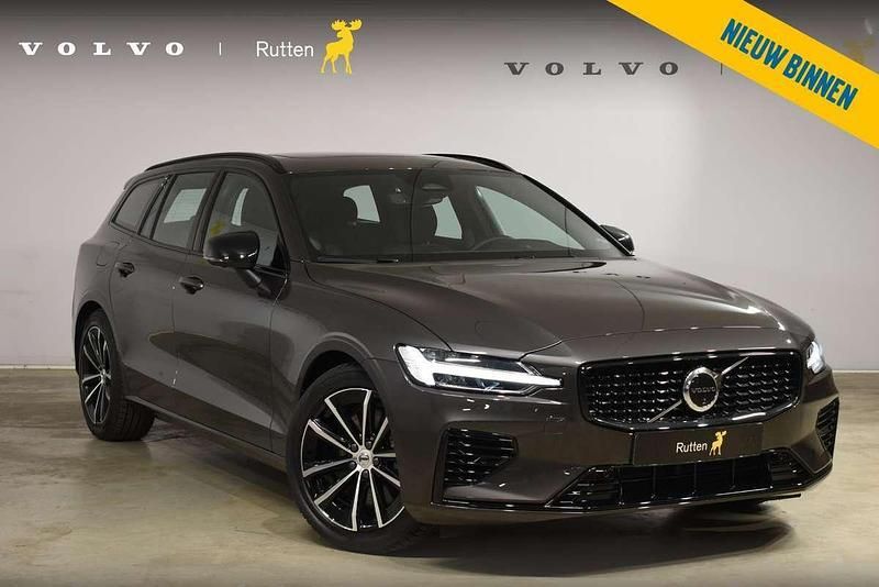Grijs, metallic lak Gebruikt 2024 Volvo V60 Plus Stationwagen | € 49.840 (Iets duurder) - Afbeelding 1/4