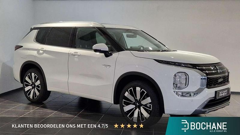 Wit Nieuw 2025 Mitsubishi Outlander P-HEV Instyle SUV | € 56.945 (Goede deal) - Afbeelding 1/4