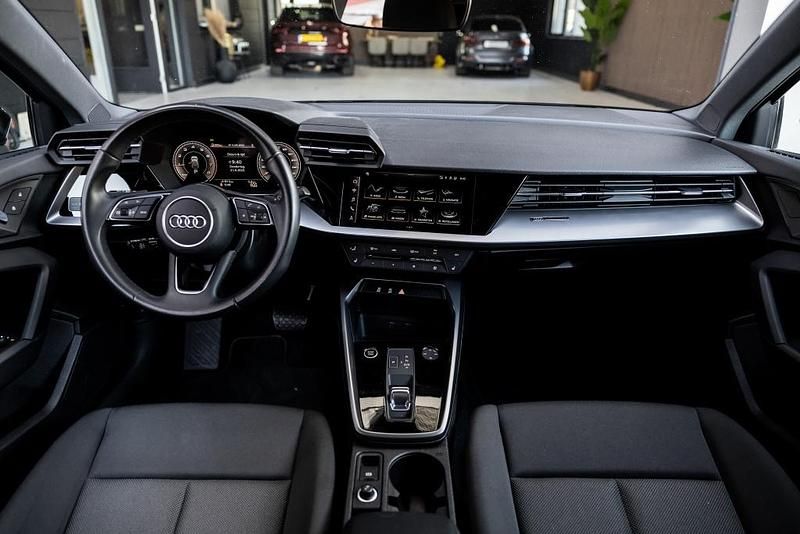 Occasion Audi A3 Sportback S-Line 116 PK (85 kW) 2025 Grijs Hatchback