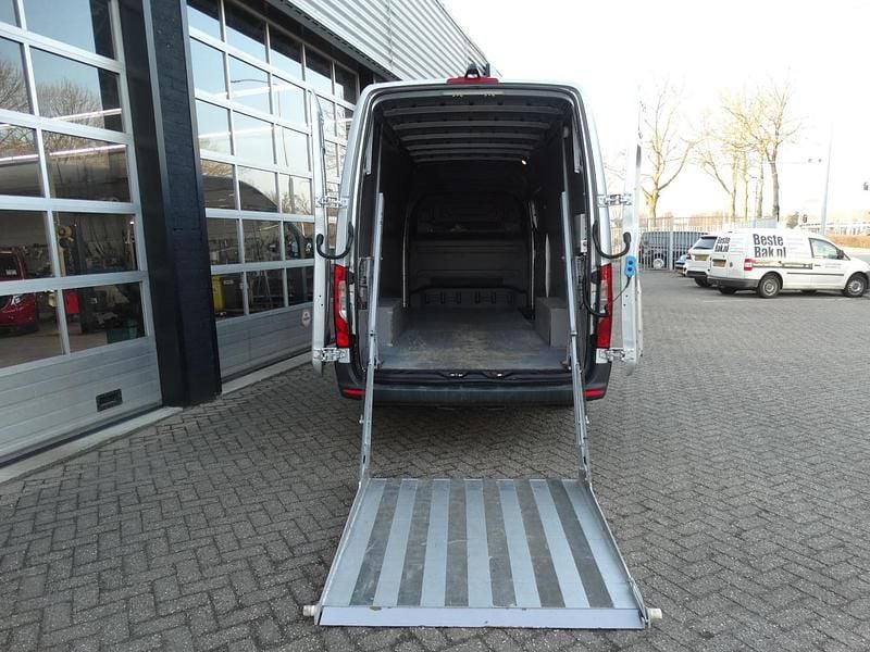 Occasion Mercedes Sprinter 150 PK (110 kW) 2021 Zilver Van