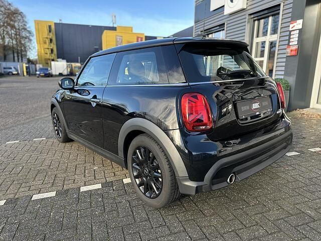 Occasion Mini Cooper Essential 136 PK (100 kW) 2021 Zwart Hatchback