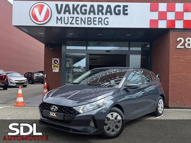 Grijs Gebruikt 2022 Hyundai i20 Comfort Hatchback | € 15.945 (Goede deal) - Afbeelding 1/4