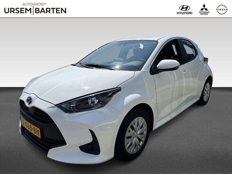 Wit Gebruikt 2023 Toyota Yaris Hybrid Active Hatchback | € 21.930 (Eerlijke prijs) - Afbeelding 1/4