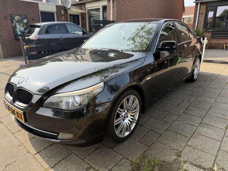 Zwart Gebruikt 2007 BMW 525 Sedan | € 3.999 (Super prijs) - Afbeelding 1/4
