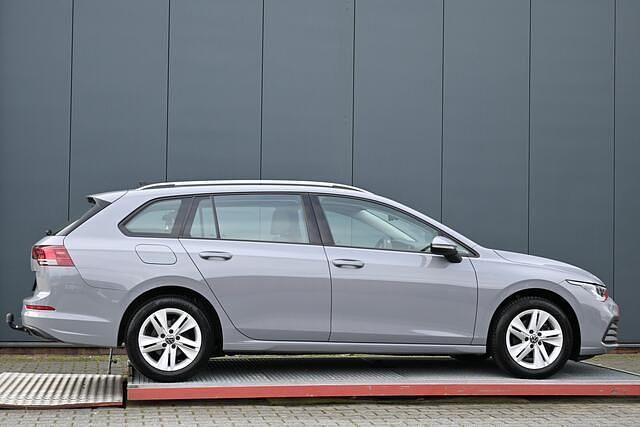Occasion VW Golf VIII Life 112 PK (82 kW) 2022 Grijs Stationwagen