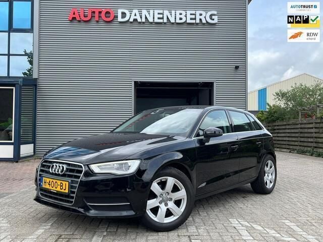 Zwart Gebruikt 2015 Audi A3 Sportback Ambition Hatchback | € 9.950 (Goede deal) - Afbeelding 1/4