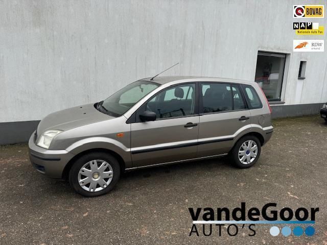 Grijs Gebruikt 2004 Ford Fusion Trend MPV | € 2.250 (Eerlijke prijs) - Afbeelding 1/4