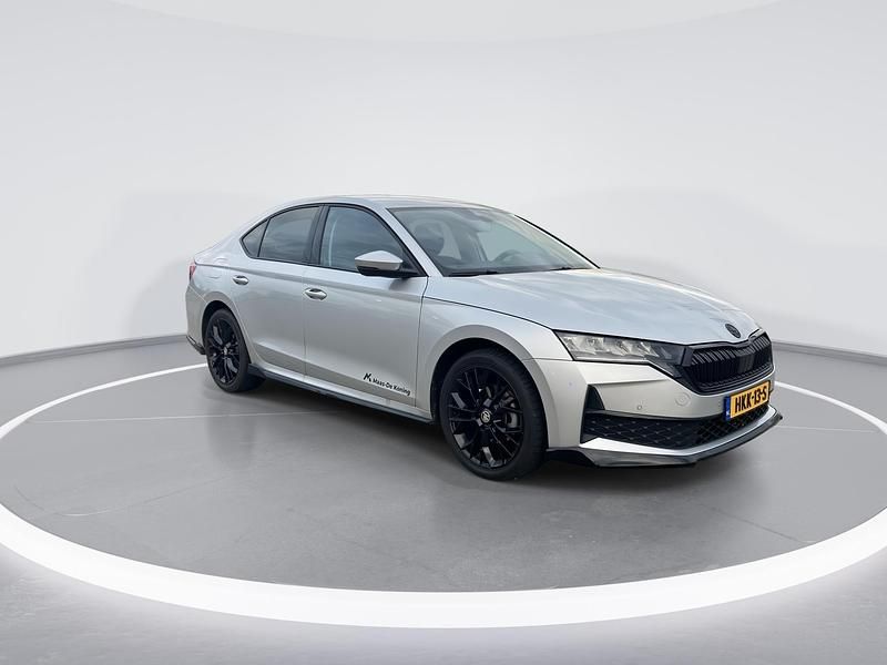 Occasion Skoda Octavia Business Line 116 PK (85 kW) 2025 Grijs Hatchback
