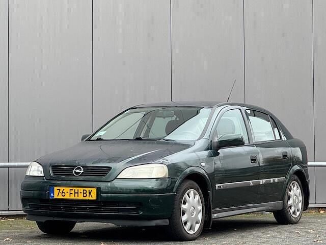 Groen Gebruikt 2000 Opel Astra Club Hatchback | € 999 (Eerlijke prijs) - Afbeelding 1/4