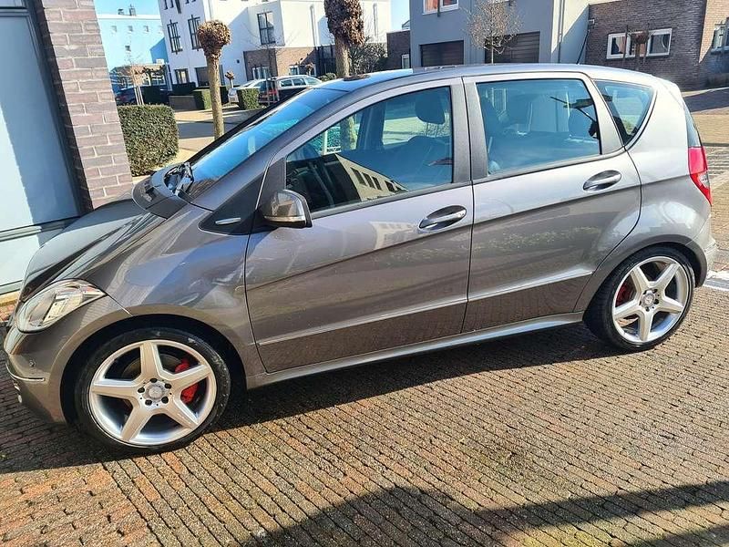 Grijs Gebruikt 2009 Mercedes A200 Avantgarde MPV | € 5.250 - Afbeelding 1/4