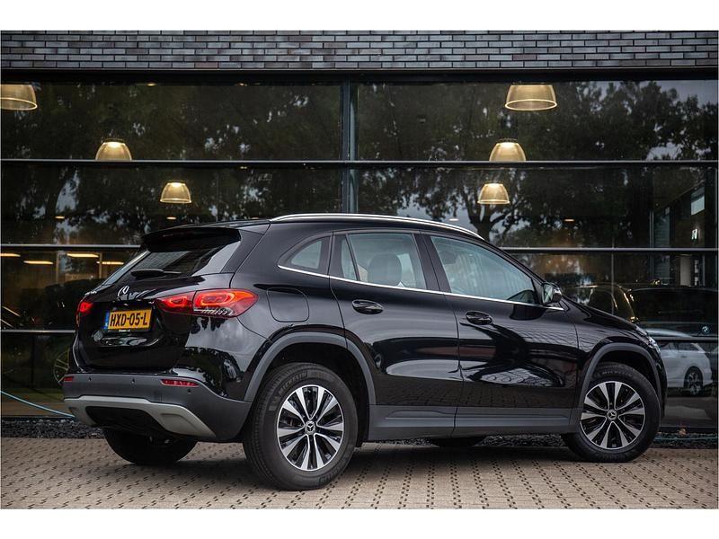 Occasion Mercedes GLA250 Business 218 PK (160 kW) 2022 Zwart SUV