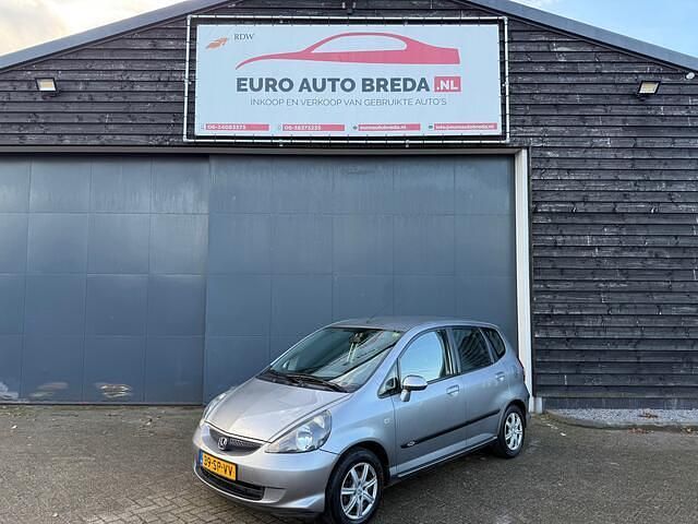 Grijs Occasion 2006 Honda Jazz Cool Hatchback | € 2.750 (Eerlijke prijs) - Afbeelding 1/4
