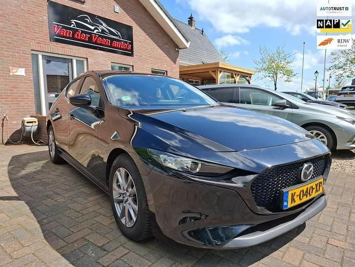 Zwart Occasion 2021 Mazda 3 Comfort Hatchback | € 19.800 (Goede deal) - Afbeelding 1/4
