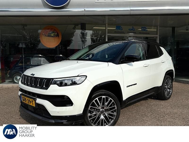 Wit Gebruikt 2024 Jeep Compass Summit SUV | € 35.900 - Afbeelding 1/4