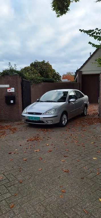 Gebruikt 2002 Ford Focus Ghia | € 1.000 (Eerlijke prijs) - Afbeelding 1/4