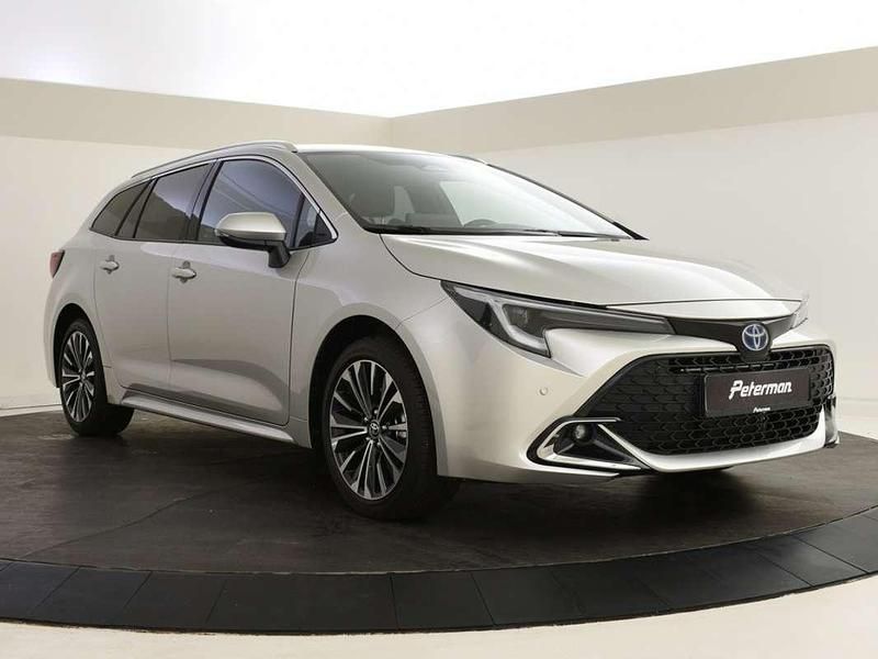 Grijs, metallic lak Occasion 2025 Toyota Corolla Edition Stationwagen | € 33.899 (Iets duurder) - Afbeelding 1/4