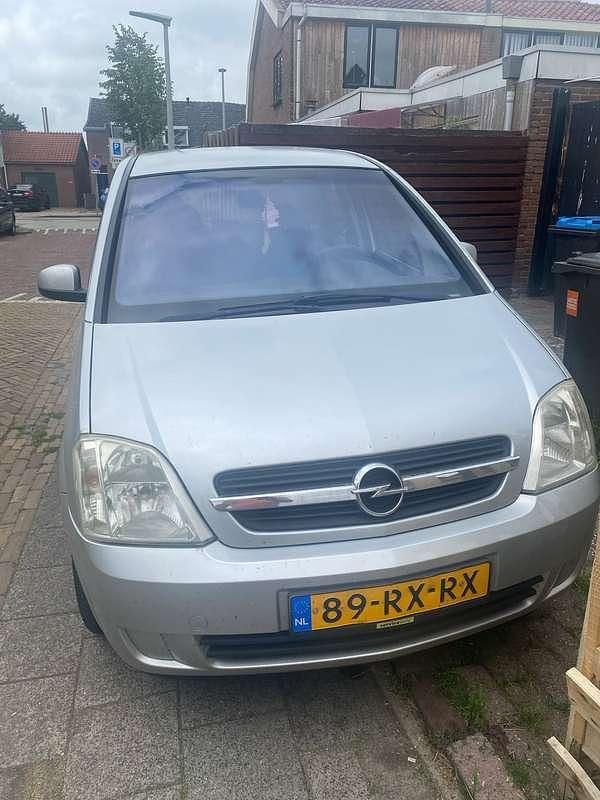 Zilver Gebruikt 2005 Opel Meriva Enjoy MPV | € 2.000 (Iets duurder) - Afbeelding 1/4