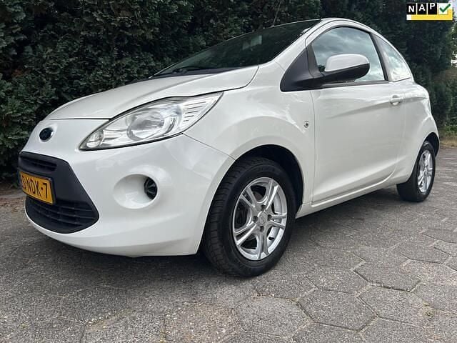 Wit Gebruikt 2010 Ford Ka Cool & Sound Edition Hatchback | € 2.950 (Eerlijke prijs) - Afbeelding 1/4
