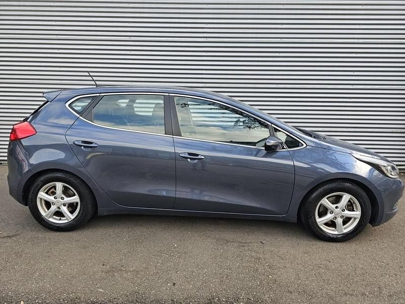 Blauw Gebruikt 2013 Kia Ceed Plus Hatchback | € 6.500 (Eerlijke prijs) - Afbeelding 1/4
