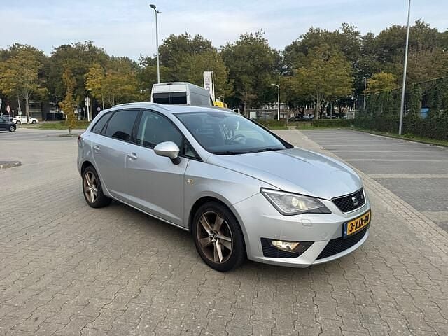 Grijs Gebruikt 2014 Seat Ibiza ST FR Stationwagen | € 3.950 (Goede deal) - Afbeelding 1/4
