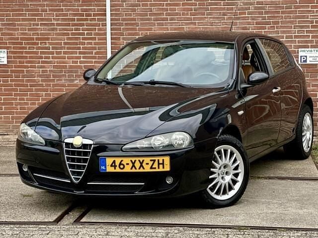 Zwart Gebruikt 2007 Alfa Romeo 147 Business Hatchback | € 2.750 (Iets duurder) - Afbeelding 1/4