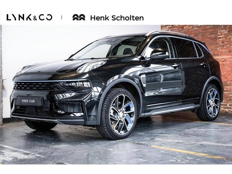 Zwart Gebruikt 2023 Lynk & Co 01 SUV | € 28.500 (Iets duurder) - Afbeelding 1/2