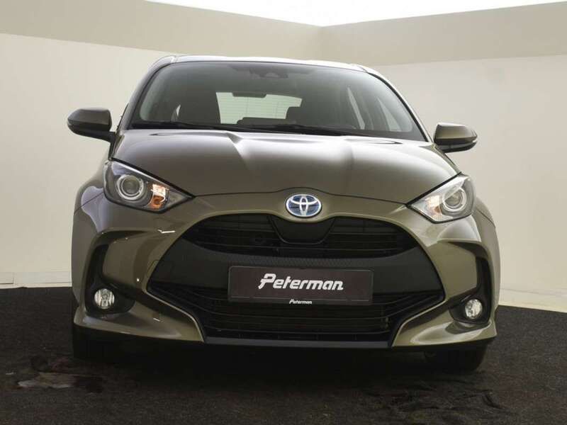, metallic lak Gebruikt 2023 Toyota Yaris Hybrid Edition Hatchback | € 23.499 (Goede deal) - Afbeelding 1/3