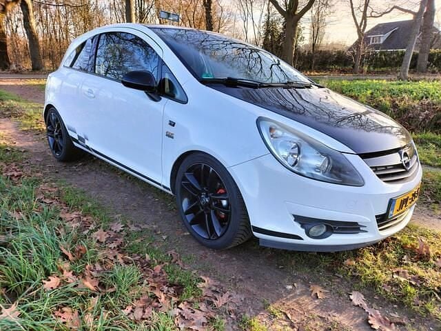 Wit Occasion 2010 Opel Corsa OPC Hatchback | € 3.450 (Eerlijke prijs) - Afbeelding 1/4