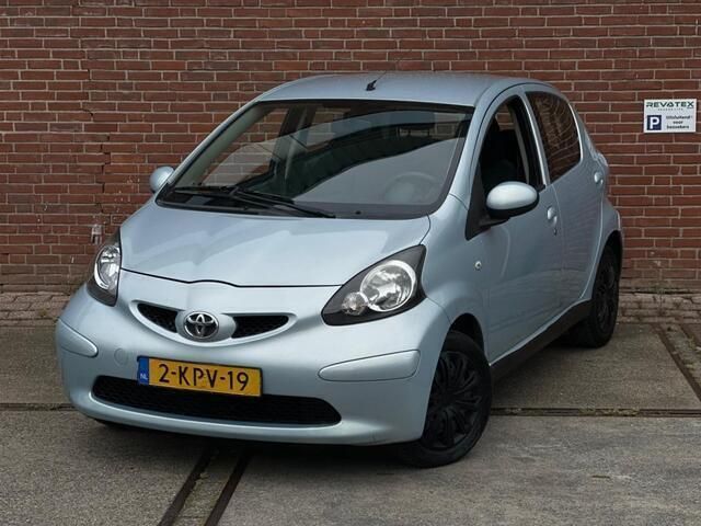 Blauw Gebruikt 2006 Toyota Aygo Hatchback | € 2.950 (Eerlijke prijs) - Afbeelding 1/4