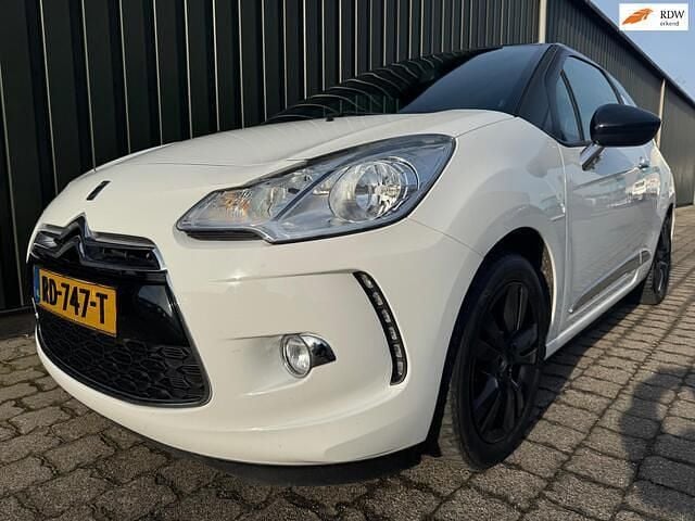 Wit Gebruikt 2013 Citroën DS3 Chic Hatchback | € 4.799 (Eerlijke prijs) - Afbeelding 1/4