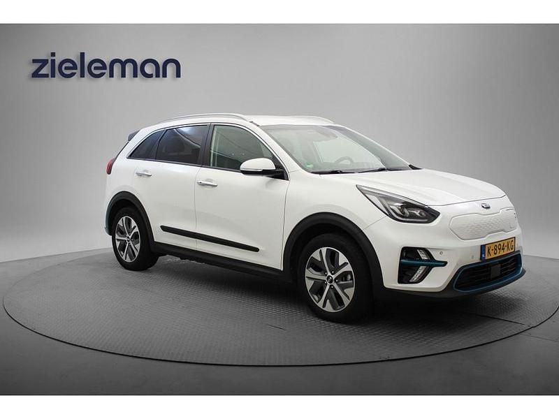 Wit Occasion 2021 Kia e-Niro SUV | € 16.645 (Super prijs) - Afbeelding 1/4