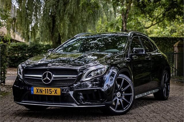 Zwart Gebruikt 2018 Mercedes GLA45 AMG AMG SUV | € 31.950 (Eerlijke prijs) - Afbeelding 1/4
