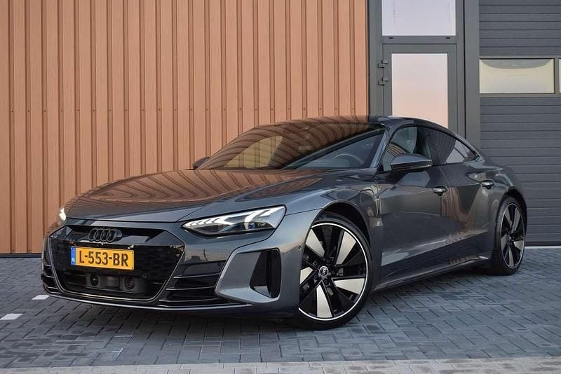 Grijs Gebruikt 2021 Audi e-tron GT quattro Premium Sedan | € 49.950 (Eerlijke prijs) - Afbeelding 1/4