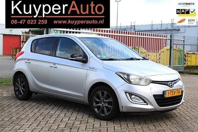 Grijs Gebruikt 2014 Hyundai i20 GO! Hatchback | € 4.450 (Goede deal) - Afbeelding 1/4