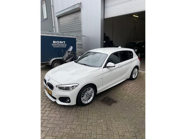 Occasion BMW 118 Executive 136 PK (100 kW) 2018 Wit Hatchback