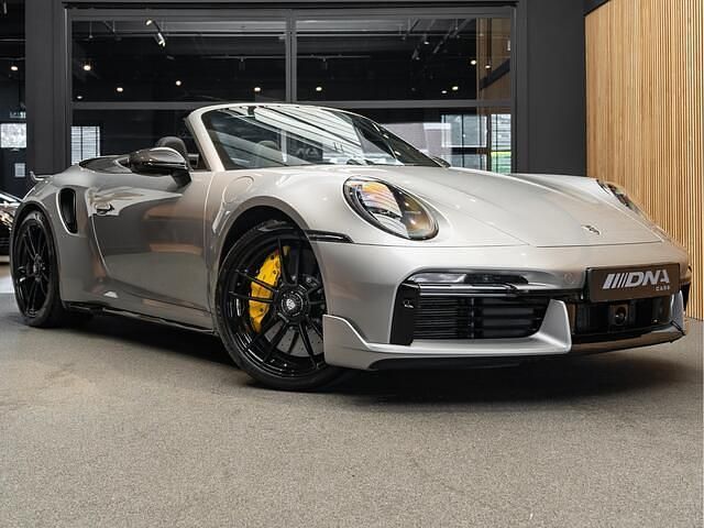 Zilver Gebruikt 2022 Porsche 911 Turbo S Cabriolet Sport Cabriolet | € 269.992 - Afbeelding 1/4