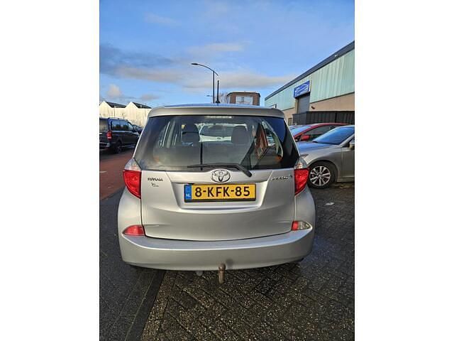 Occasion Toyota Verso-S 99 PK (72 kW) 2011 Grijs (metallic) MPV