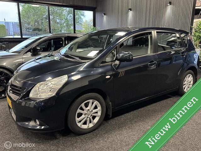 Grijs Gebruikt 2012 Toyota Verso MPV | € 8.949 (Eerlijke prijs) - Afbeelding 1/4