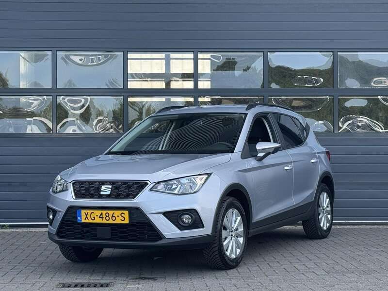 Grijs Gebruikt 2019 Seat Arona Business SUV | € 15.499 (Eerlijke prijs) - Afbeelding 1/4