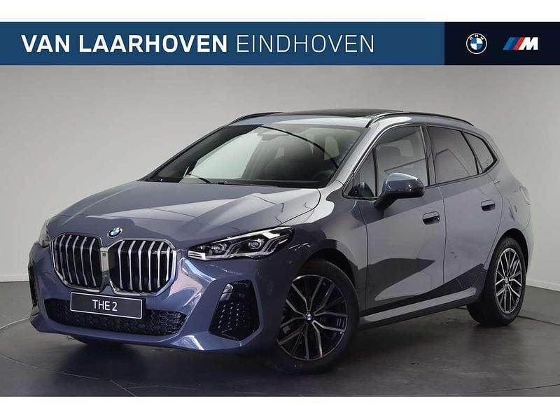 Grijs, metallic lak Nieuw 2025 BMW 218 Active Tourer M Sport MPV | € 60.934 - Afbeelding 1/4
