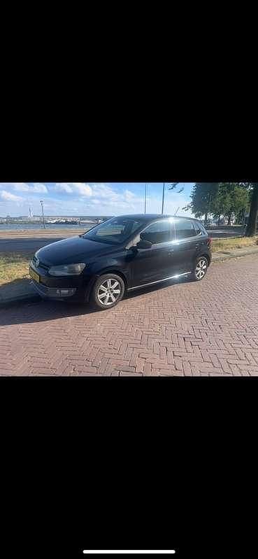 Gebruikt 2010 VW Polo Highline Sedan | € 3.250 (Goede deal) - Afbeelding 1/1