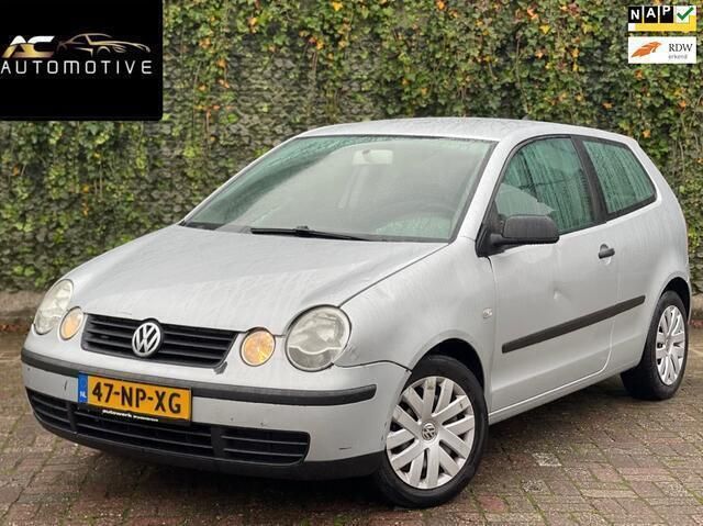 Grijs Gebruikt 2004 VW Polo Comfortline Hatchback | € 999 (Eerlijke prijs) - Afbeelding 1/4