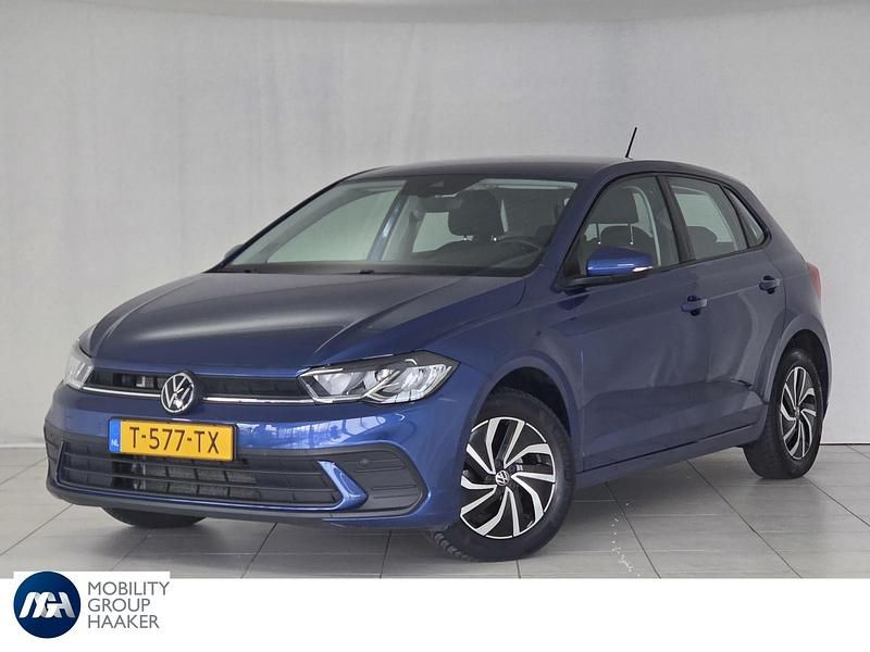 Blauw Occasion 2023 VW Polo Life Hatchback | € 20.400 (Eerlijke prijs) - Afbeelding 1/4