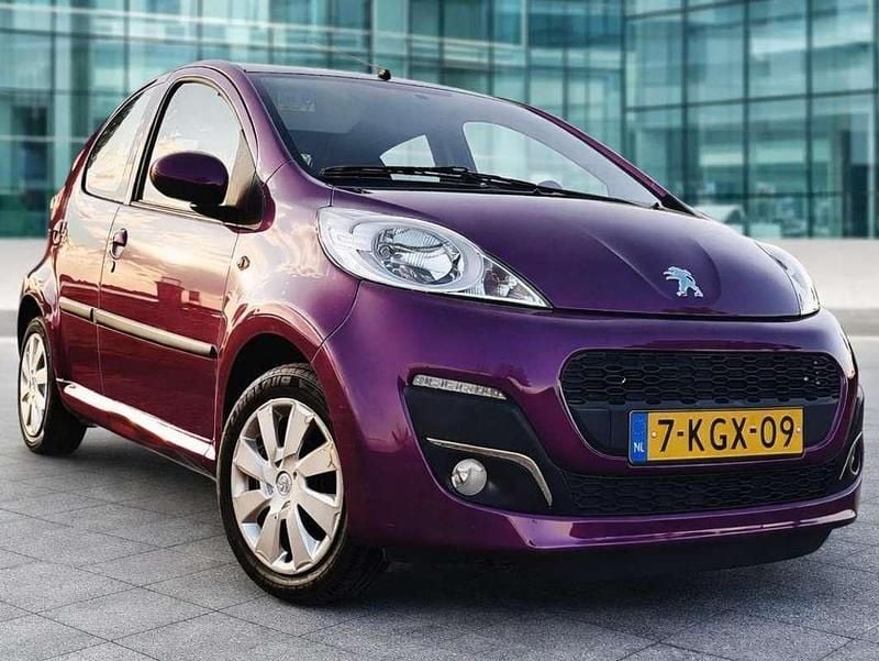 Paars Occasion 2013 Peugeot 107 Active Hatchback | € 3.299 (Goede deal) - Afbeelding 1/4