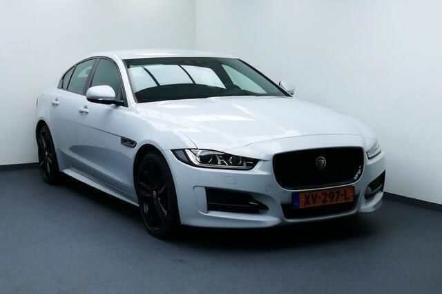 Wit Gebruikt 2019 Jaguar XE Prestige Sedan | € 26.949 (Duur) - Afbeelding 1/4