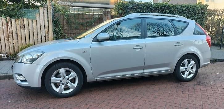 Occasion 2011 Kia Ceed Hatchback | € 1.950 (Super prijs) - Afbeelding 1/4