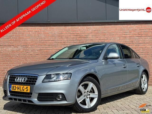 Grijs, metallic lak Gebruikt 2009 Audi A4 Sedan | € 9.995 (Eerlijke prijs) - Afbeelding 1/4