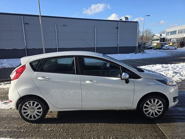 Occasion Ford Fiesta 60 PK (44 kW) 2014 Wit (metallic) Hatchback