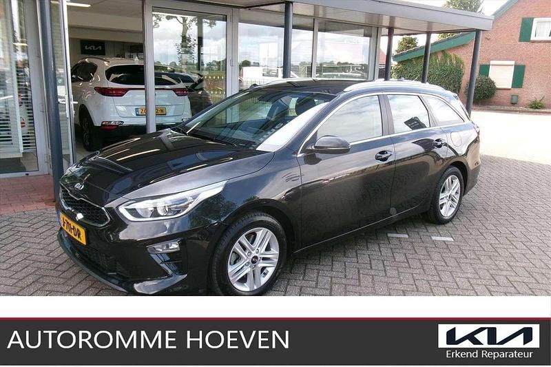 Zwart Gebruikt 2020 Kia Ceed Sportswagon Turbo Stationwagen | € 16.240 (Eerlijke prijs) - Afbeelding 1/4